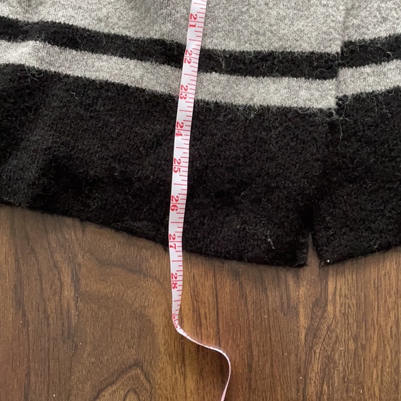 Max Studio Black and Grey Knit Waterfall Cardigan - Picture 6 of 14